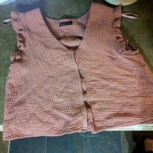 Very J pink sleeveless ruffled blouse